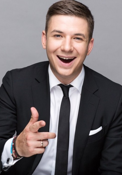 Ведущий, артист Крицкий Максим